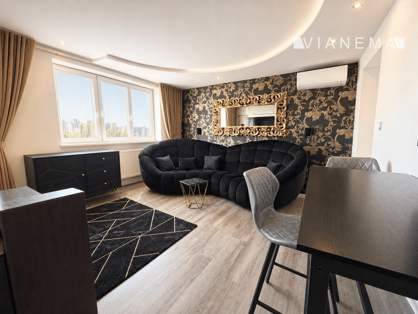 Na predaj 3 izbový byt, kompletná rekon., centrum, 74m2, PD
