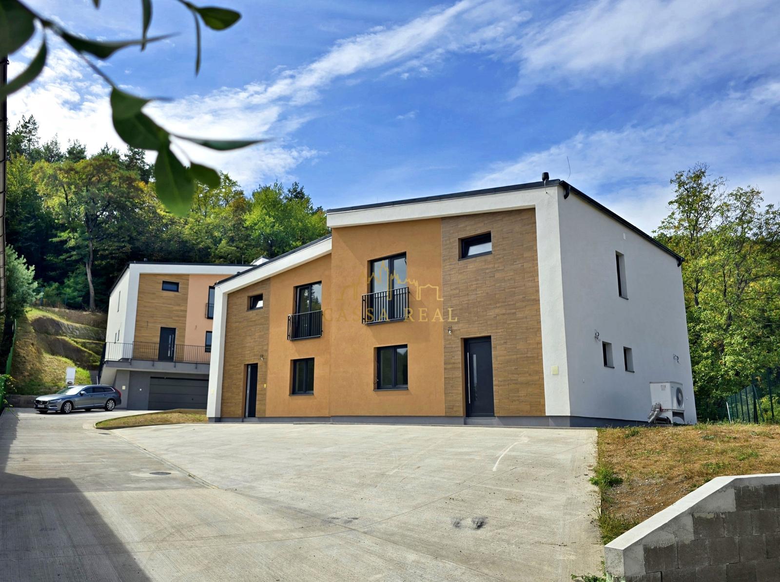 NOVÝ 4-izb. RODINNÝ DOM pod lesom / 132 m² + ZÁHRADA / Myslava – Pod Hrabinou