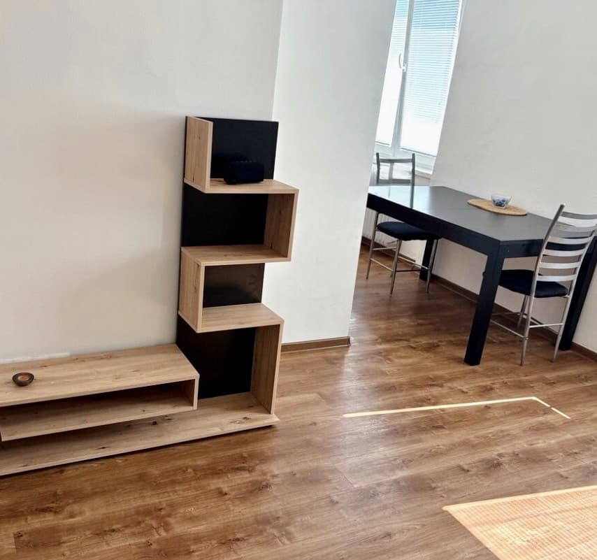 2-izbový byt na Goradzovej ulici v centre mesta – fotka 2