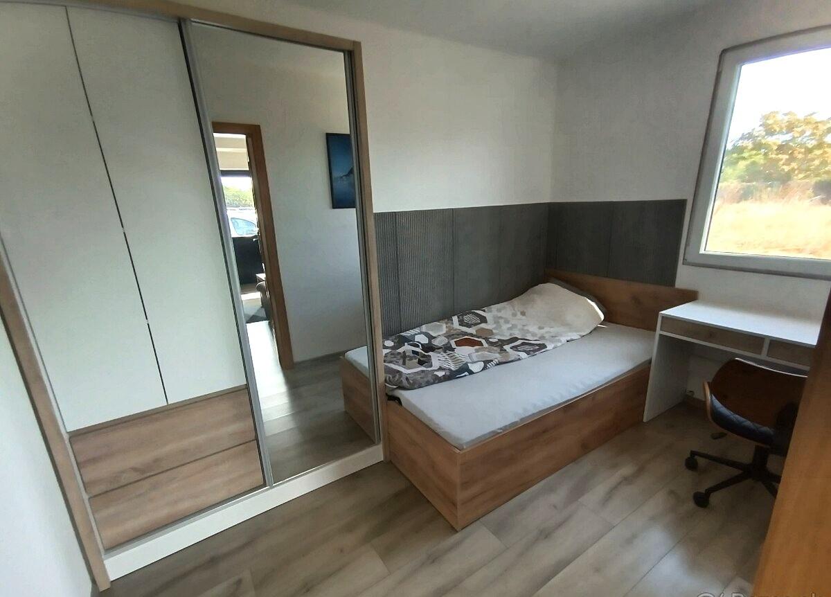 Na prenájom krásny 2i byt vo Veľkom Záluží! – fotka 2