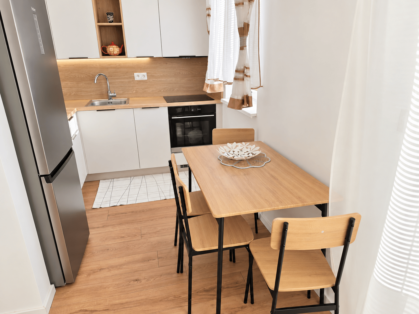 Zariadený byt s balkónom a klímou na prenájom – Dvorníky – fotka 2