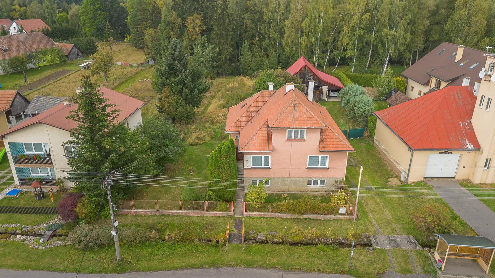 Rodinný dom vo Vavrišove v krásnom prostredí – skvelý potenciál a rozľahlý pozemok