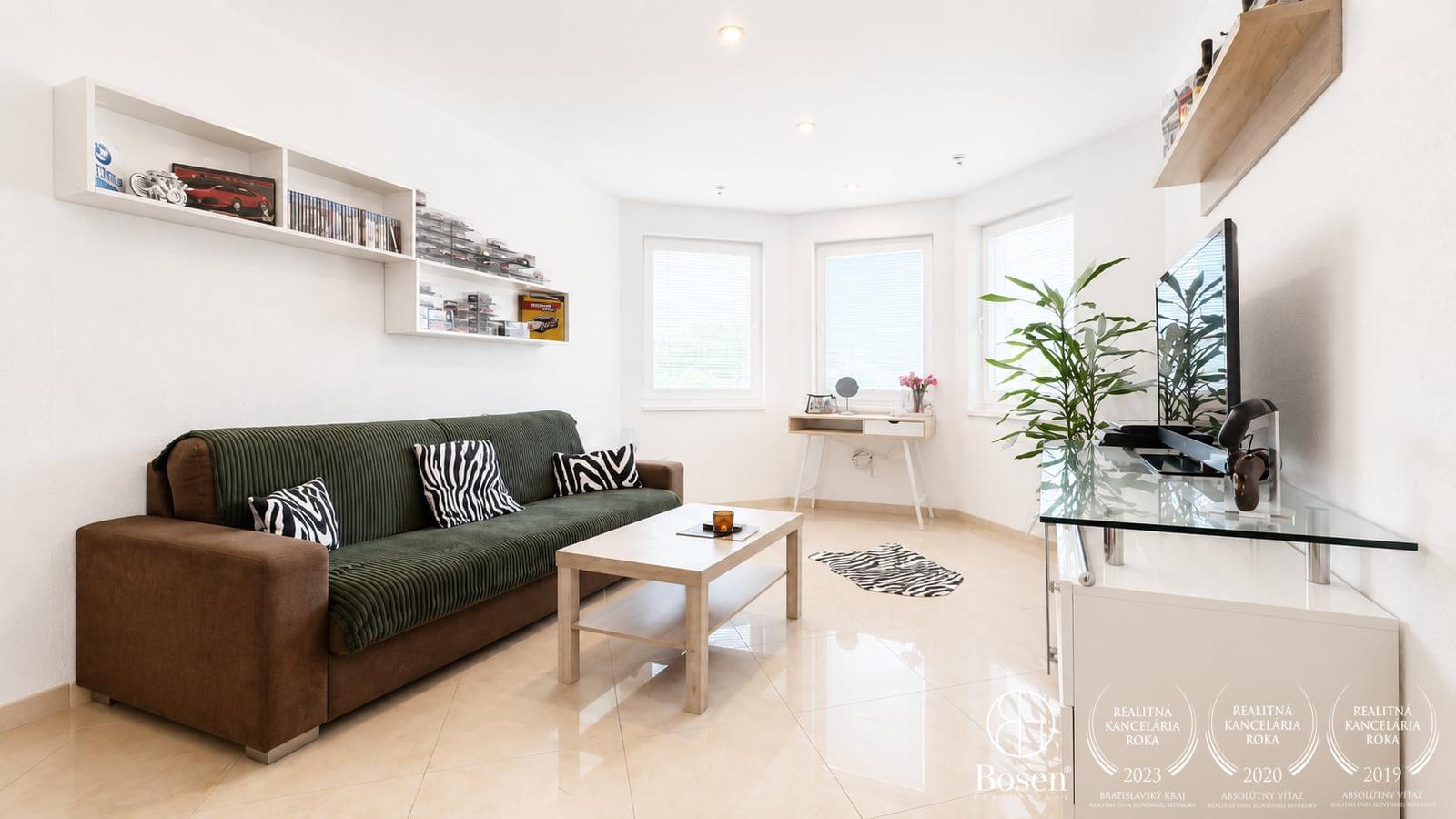 BOSEN | Rodinný dom v obci Ruskovce – 279 m² | POZEMOK 1 373 m²