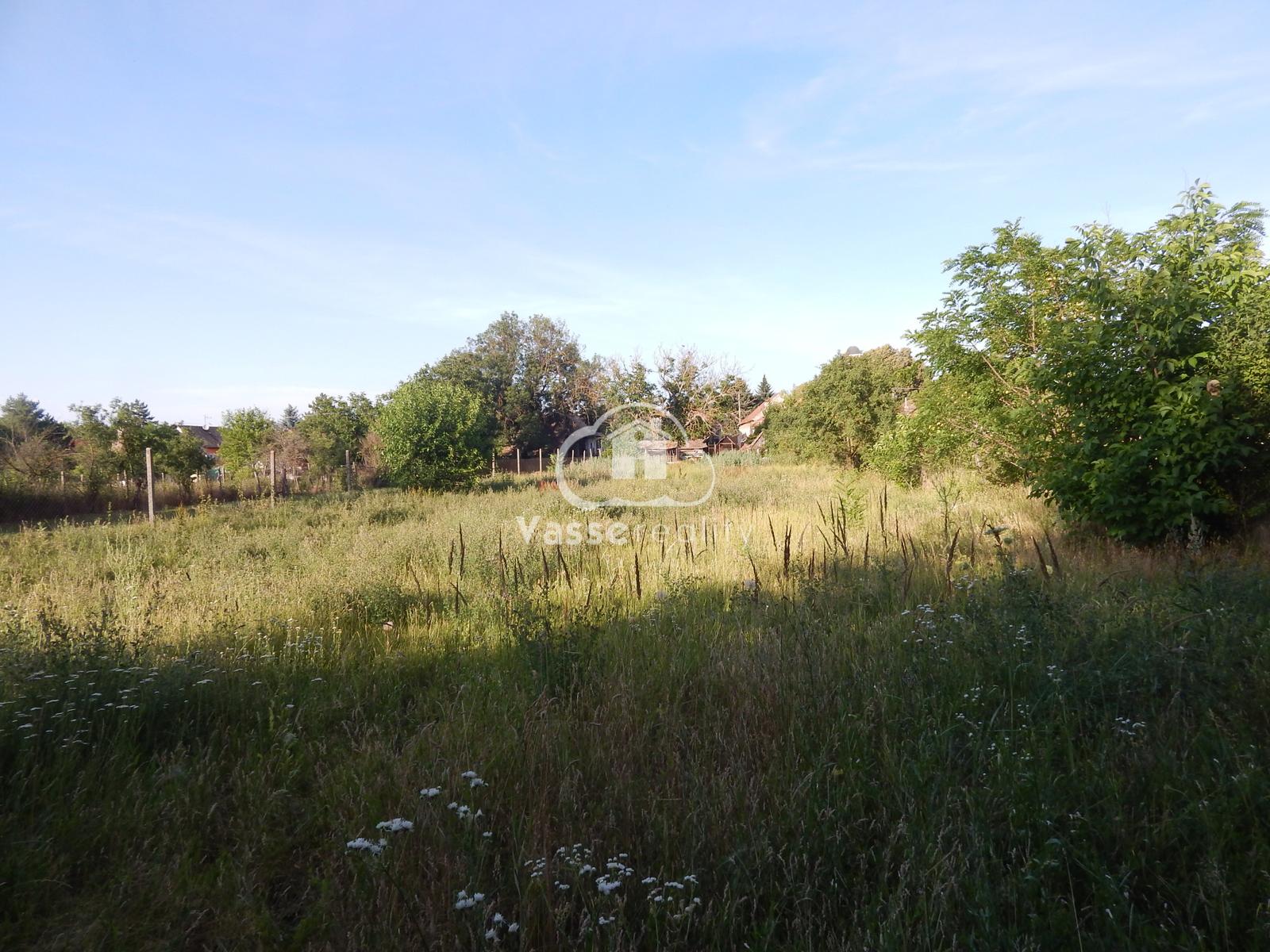 Pozemok s výmerou 928 m² v obci Malé Kosihy (okres Nové Zámky) – fotka 2