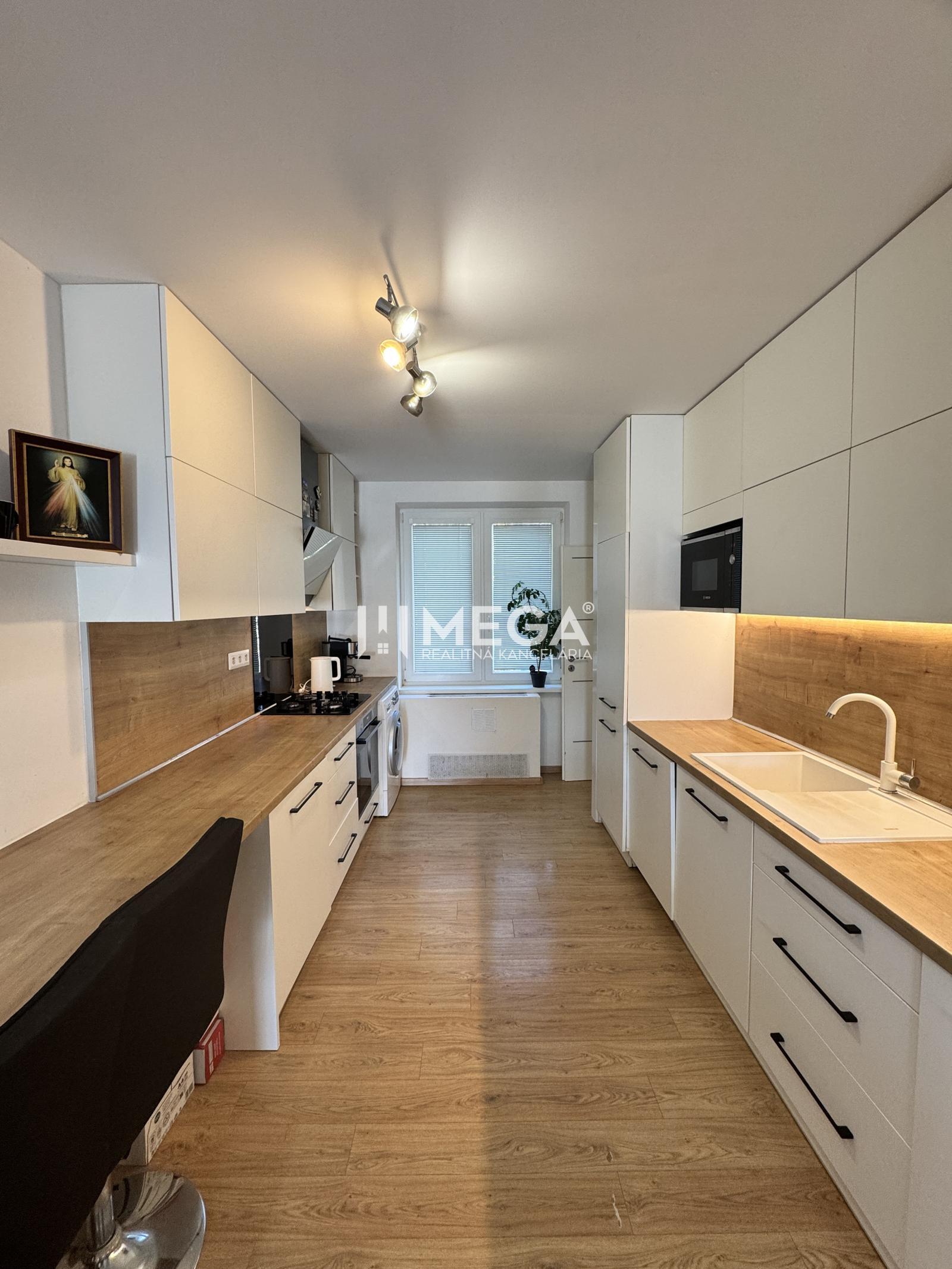 Predaj 3 izbový byt s balkónom - Humenné, Ševčenkova – fotka 2