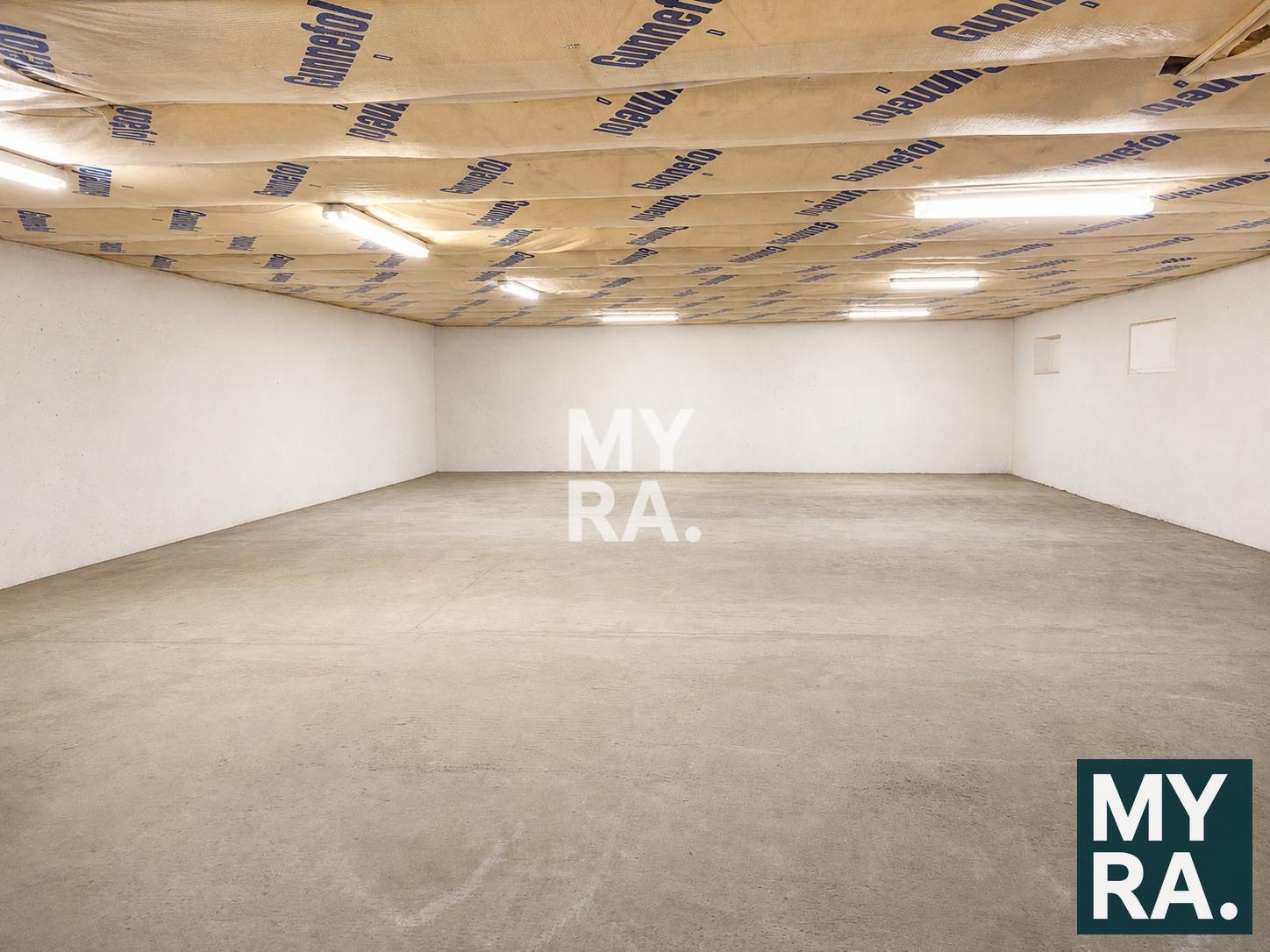 Skladový priestor Alvinczyho ulica, 200 m2, parkovacie miesta – fotka 2