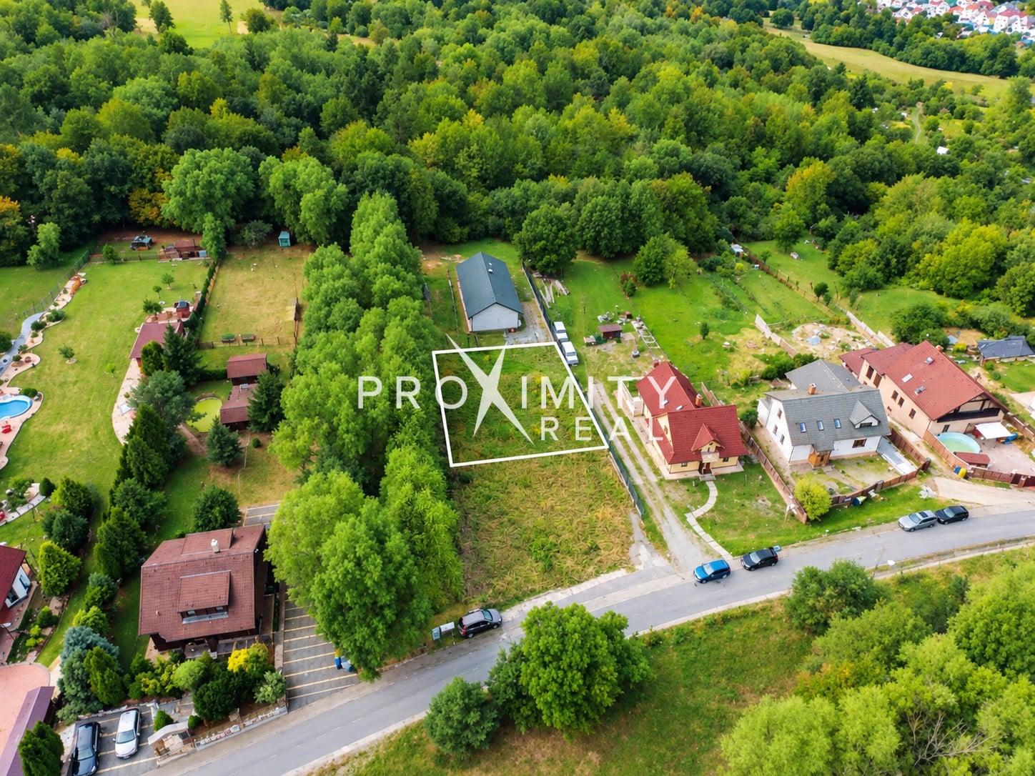 POZEMOK V RUSKEJ NOVEJ VSI – 704 m²