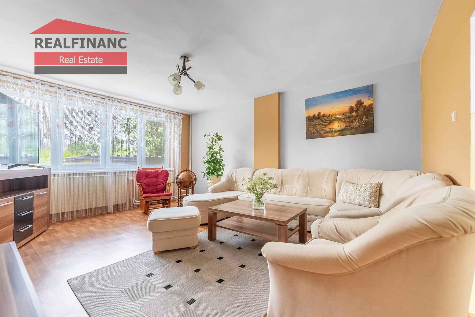 REALFINANC – 100% aktuálny! 35 ročný - 5 izbový rodinný dom s garážou, pozemok 692 m2, Opoj ! – fotka 2