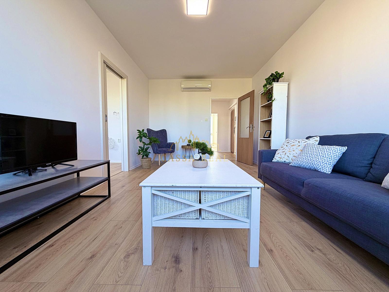 Pražský 3-izbový byt s loggiou, kumbálom a výhľadom na koruny stromov | 68 m² | GUDERNOVA