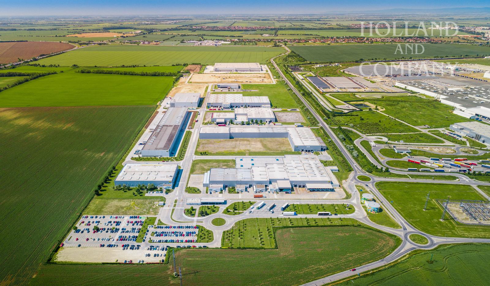 Skladový priestor na prenajom v Trnave - 5000 m2 – fotka 2