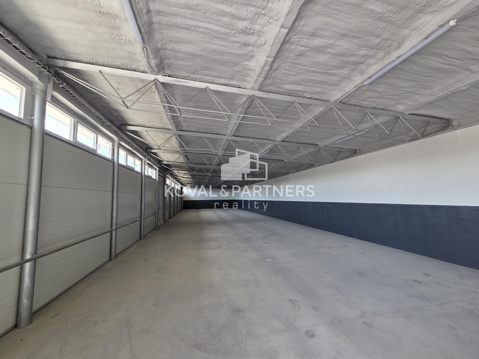 Prenájom moderných skladov 335 m² – flexibilné priestory – fotka 2