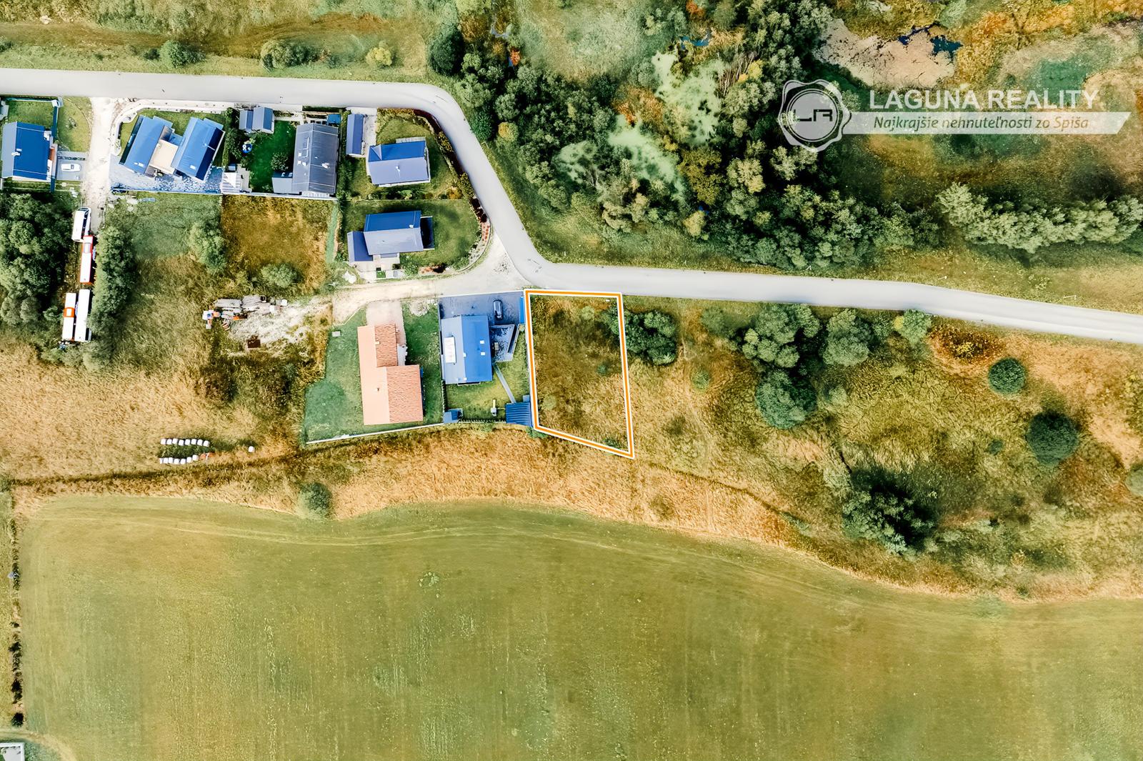 Stavebný pozemok (644 m²) s výhľadom na Tatry pri golfe, Veľká Lomnica – fotka 2