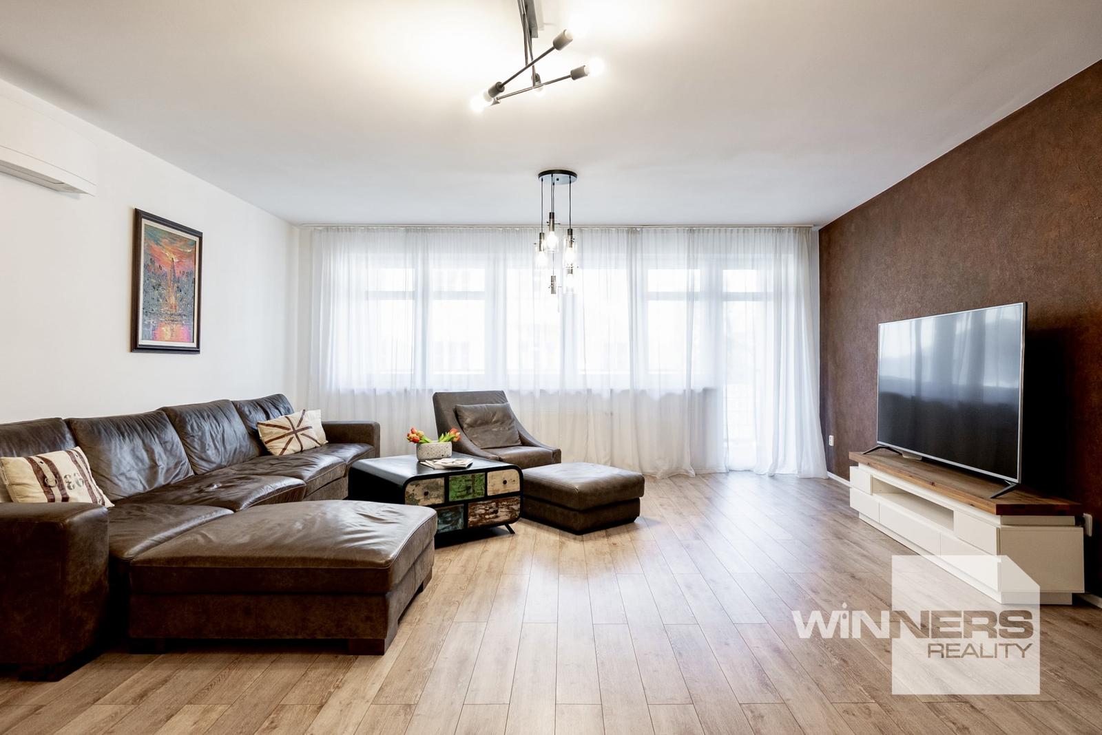 Veľkometrážny 4-izbový byt 166,94 m² priamo pod Bratislavským hradom, 2 loggie + parkovanie, Zámocká ul. – fotka 2