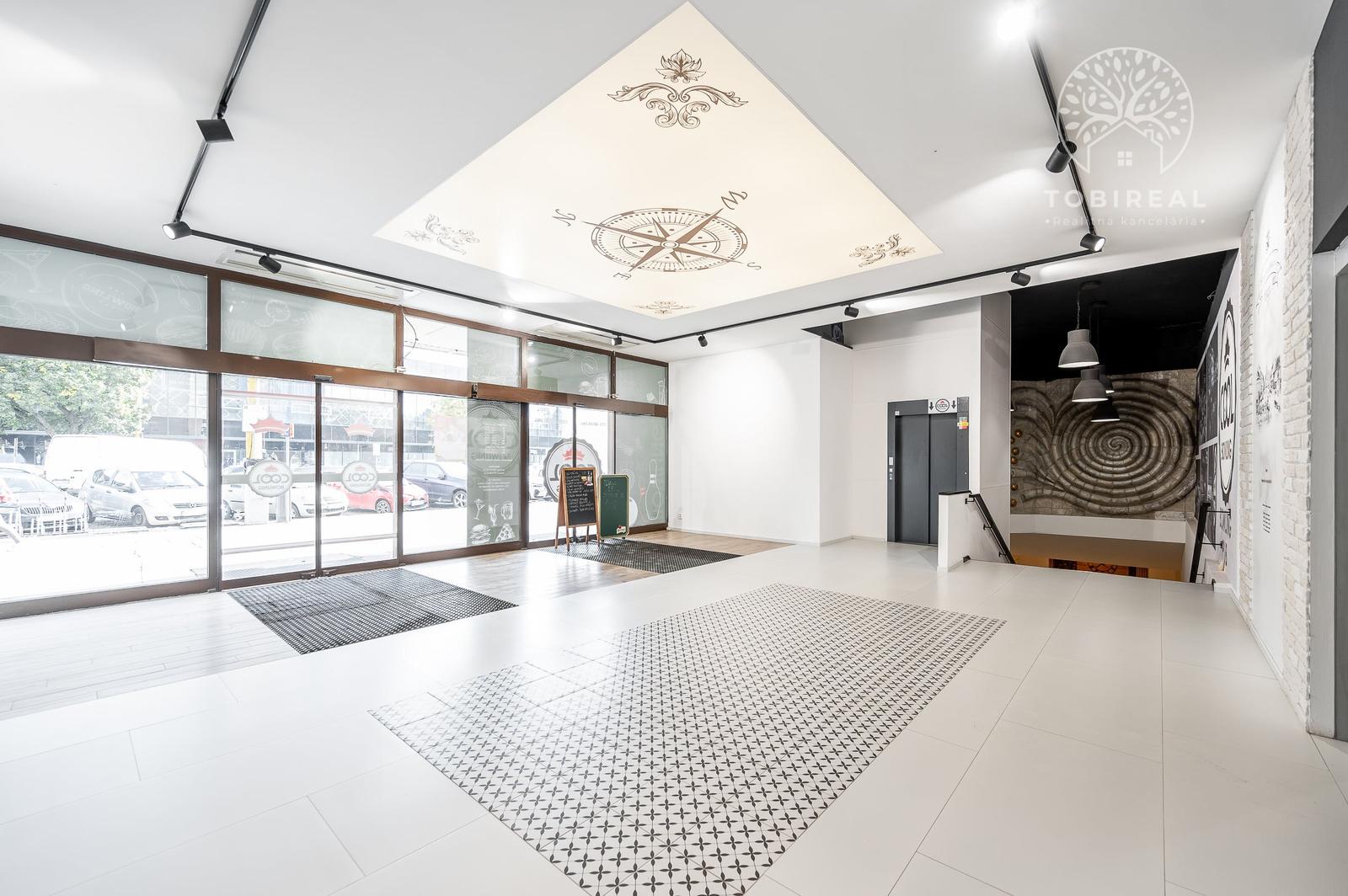 Lukratívny obchodný priestor 650m2, zníž. prízemie, OD DARGOV, centrum