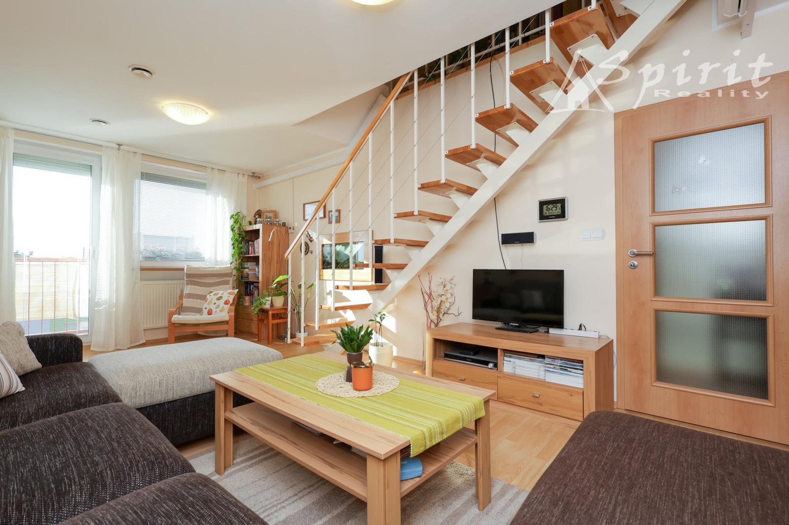 Priestranný 4-izbový byt s balkónom a krásnym výhľadom v Bernolákove | 108 m²