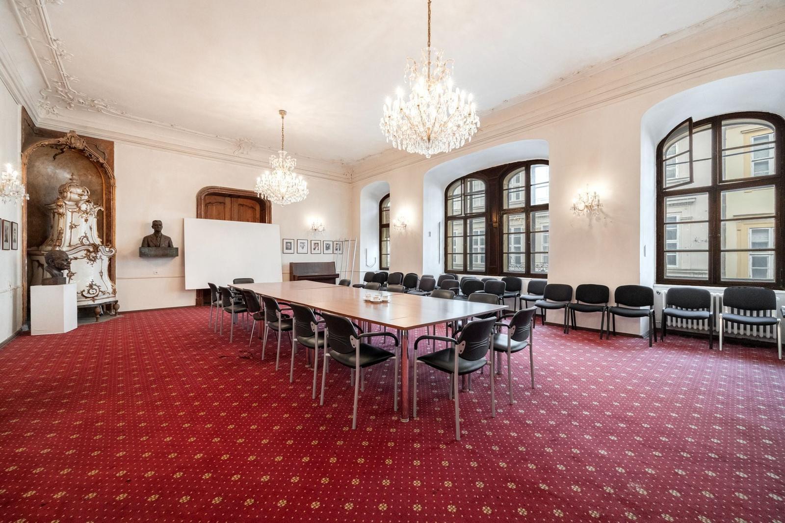 Na predaj, obchodné / kancelárske priesotory - 285,9m², Staré mesto