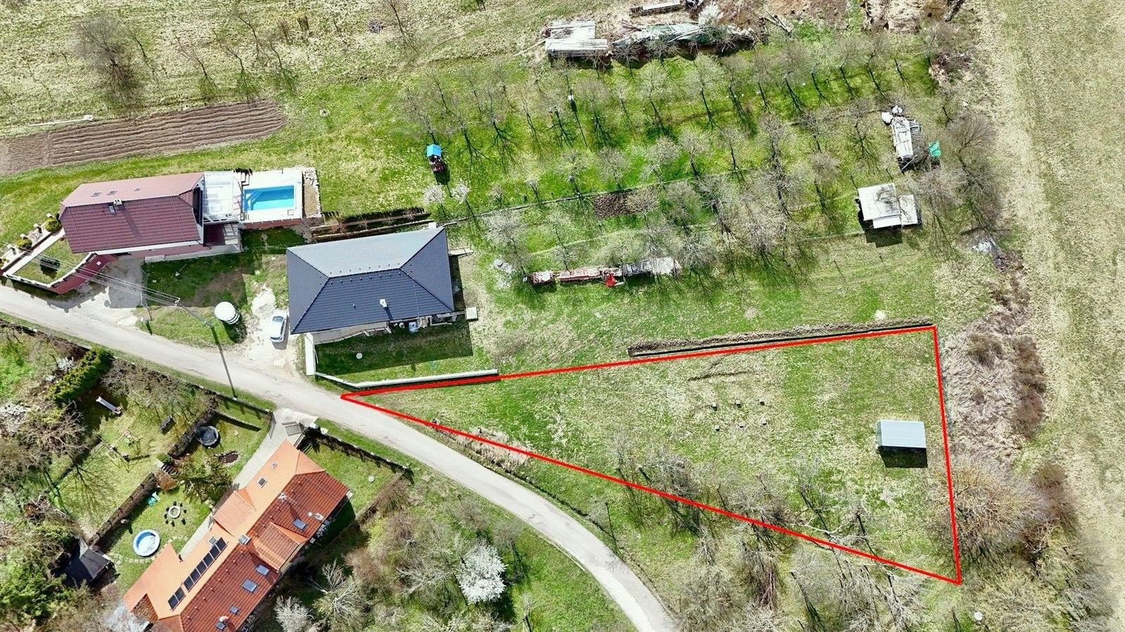 Stavebný pozemok Streženice – fotka 2