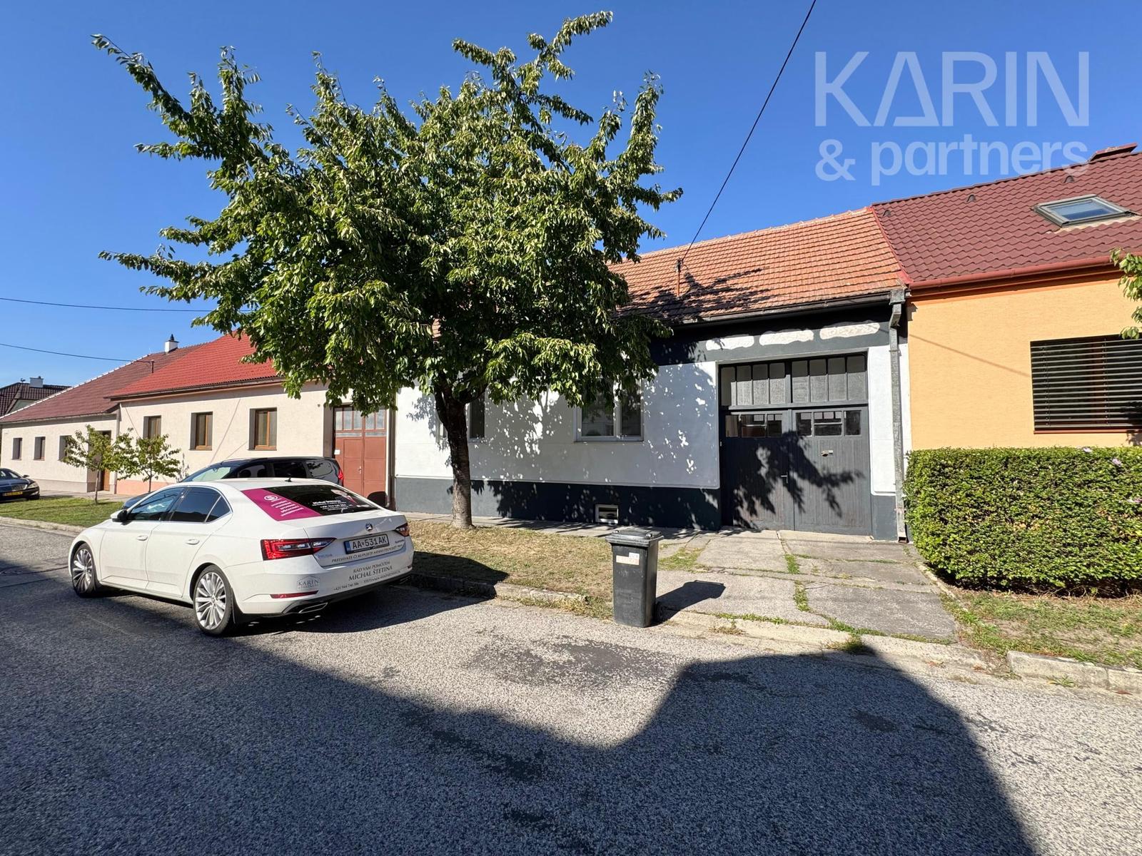 ZREKONŠTRUOVANÝ DOM 3+KK SO ZÁHRADOU, Holíč