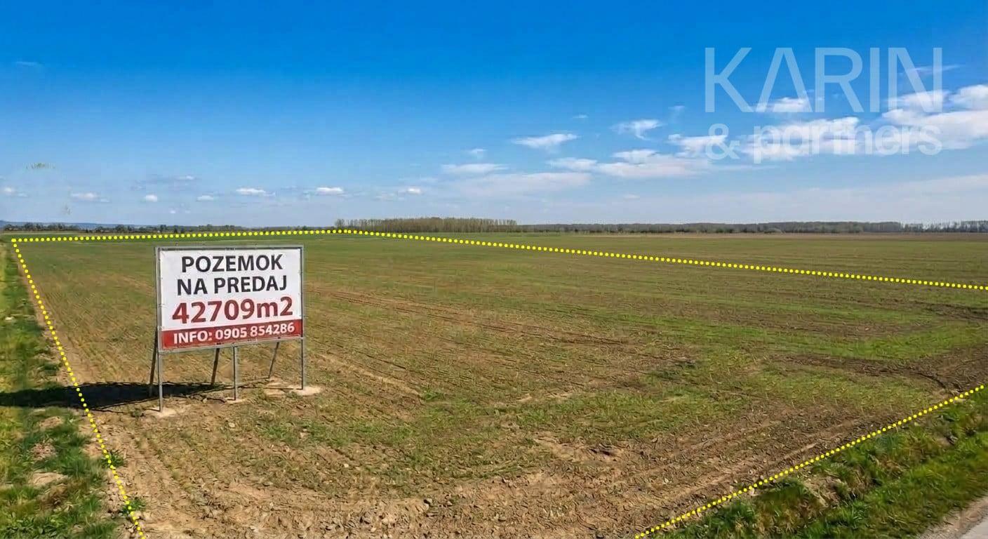 EXKLUZÍVNE: DEVELOPERSKÝ POZEMOK cca. 42709m2, k.ú.Neverice /NITRA 14km/