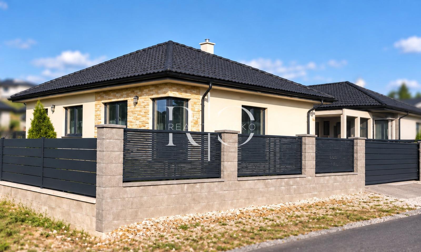 PRIPRAVUJEME na predaj Rod. dom s bazénom vo Vlčích Doloch
