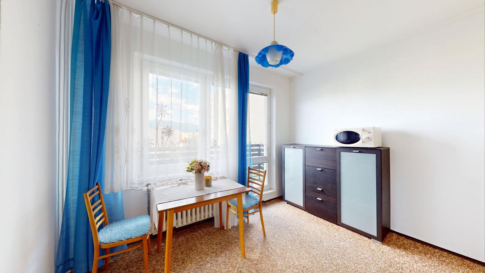 Priestranný 2 izbový byt po čiastočnej rekonštrukcii 65 m² – fotka 2