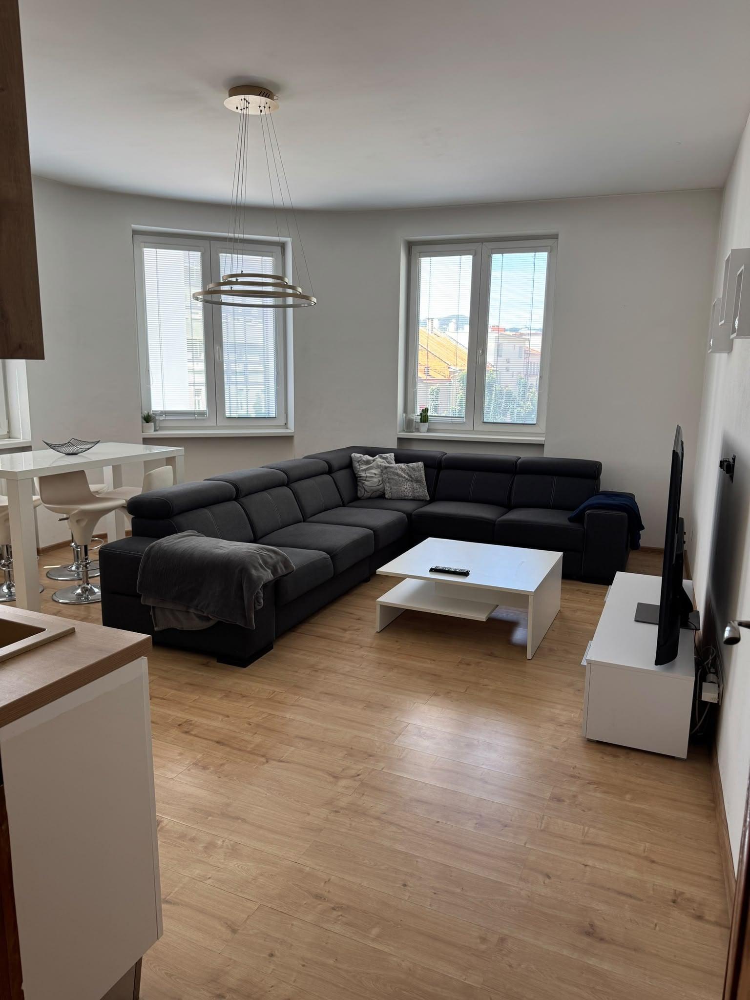 Na predaj 2 -izbový byt -  66 m² s balkónom po rekonštrukcii.