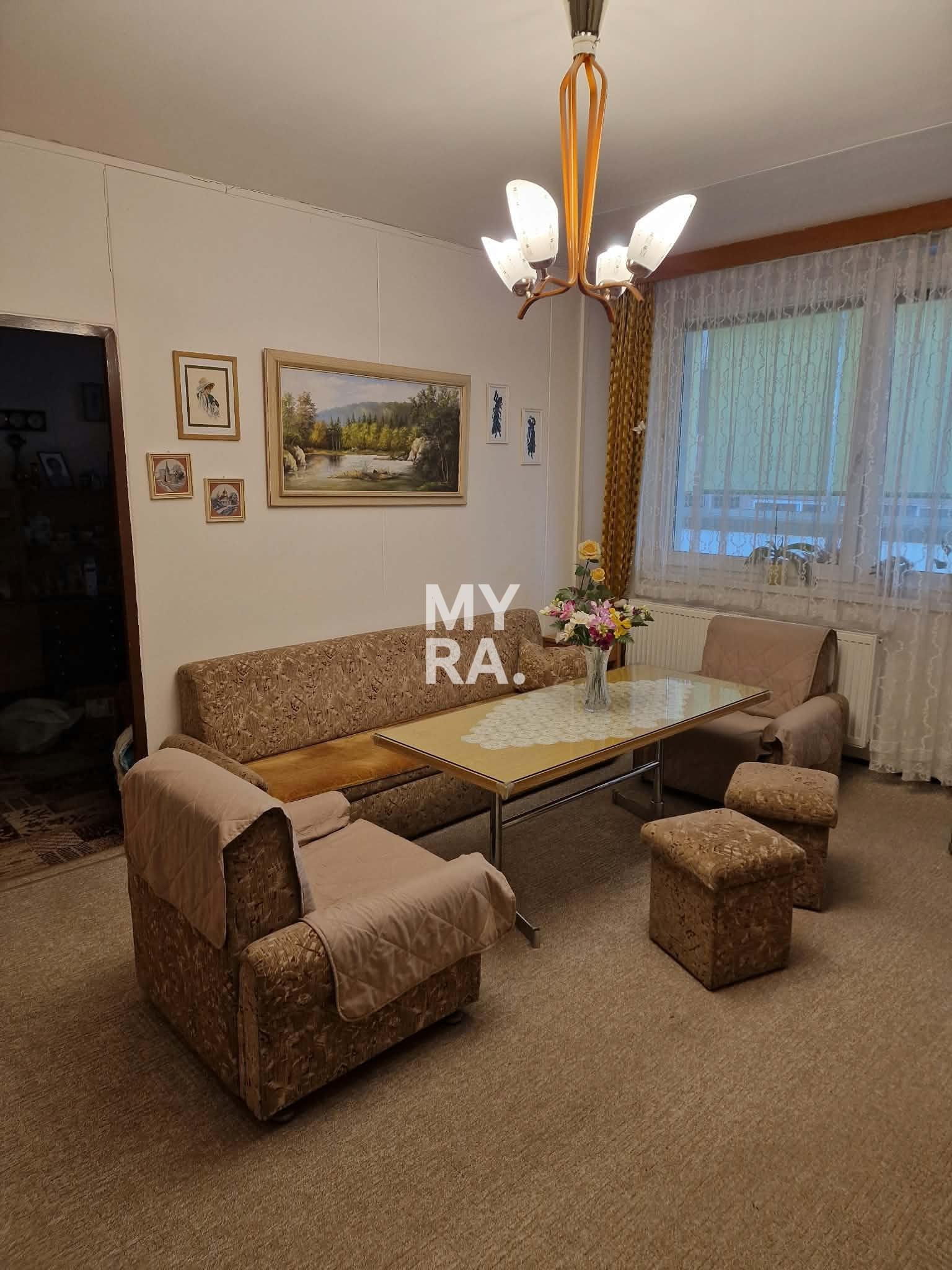 3. izb. byt, výmera 58 m2, 8 m2 loggia, v blízkosti OC Lidl a Magistrátu – fotka 2