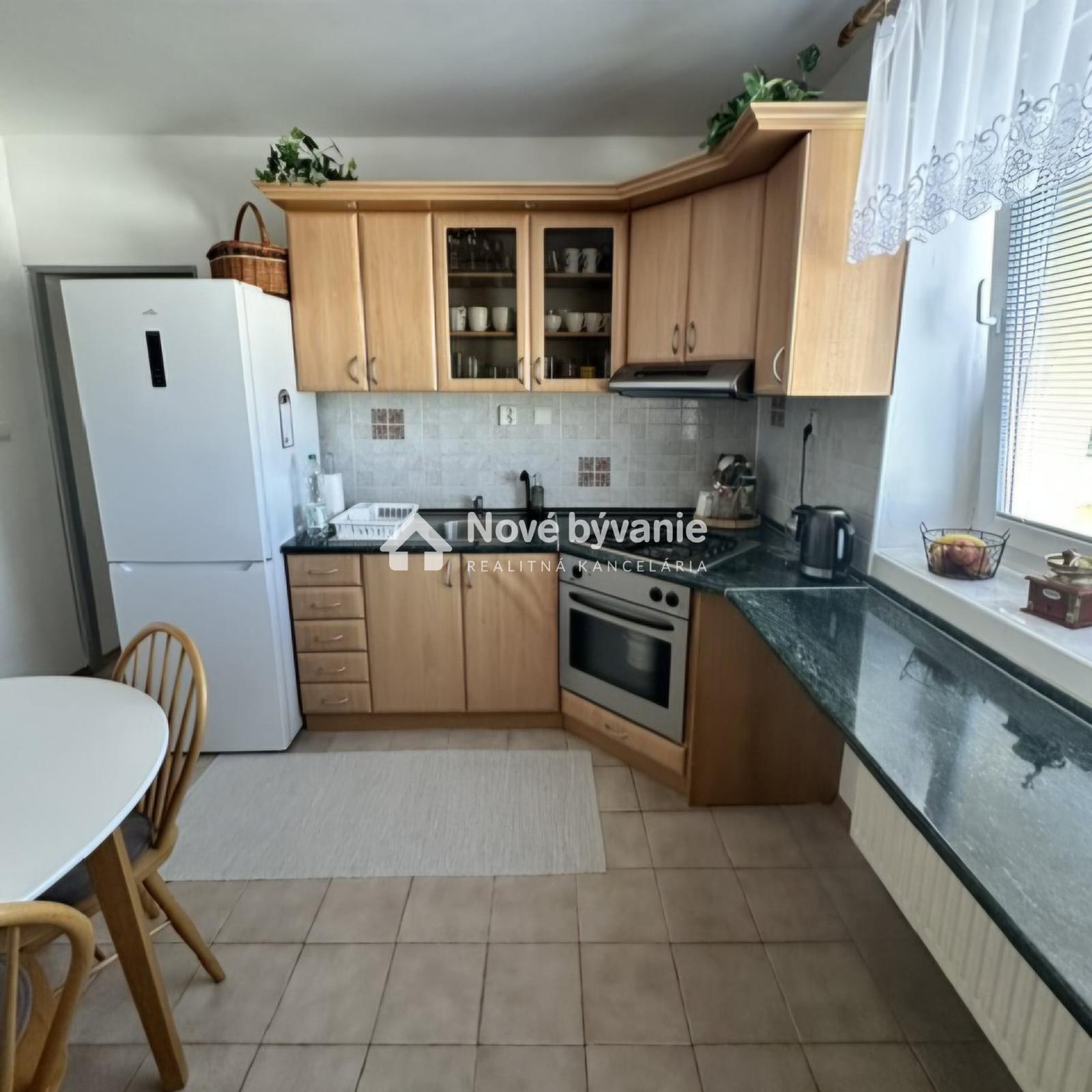 EXKLUZÍVNE na predaj 3 izbový byt, Humenné (N291-113-MIM)