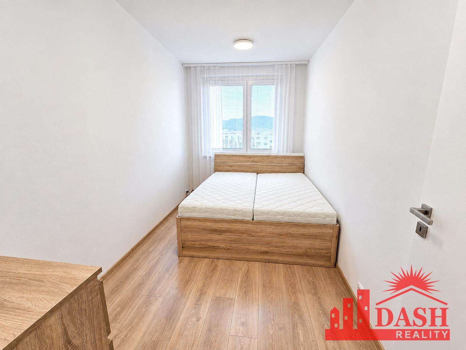 Na prenájom | 2 izbový byt s balkónom | Trenčín | ul. Gen. Svobodu – fotka 2