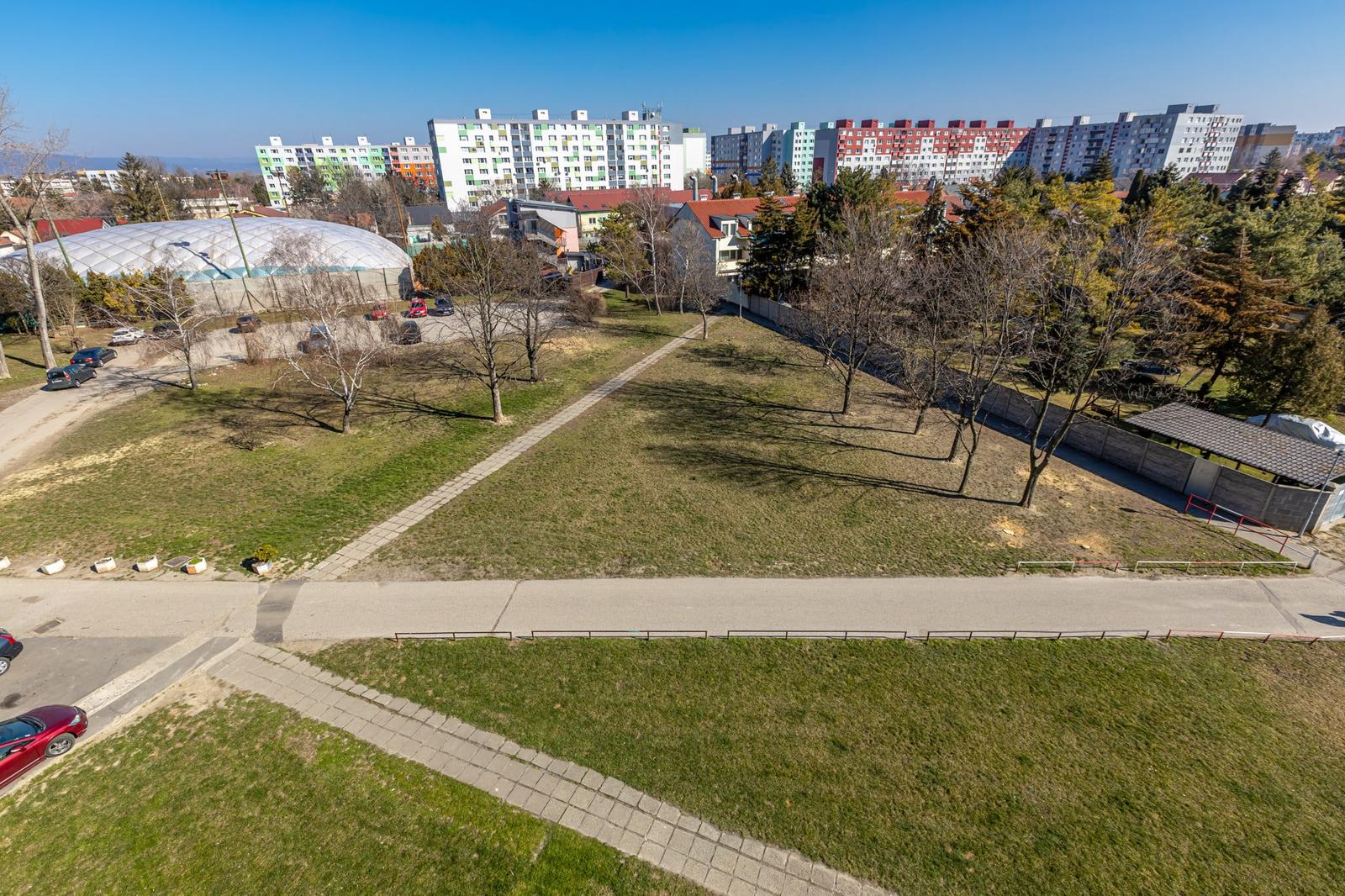 Dvojgarsónka na Stavbárskej ul. – fotka 2