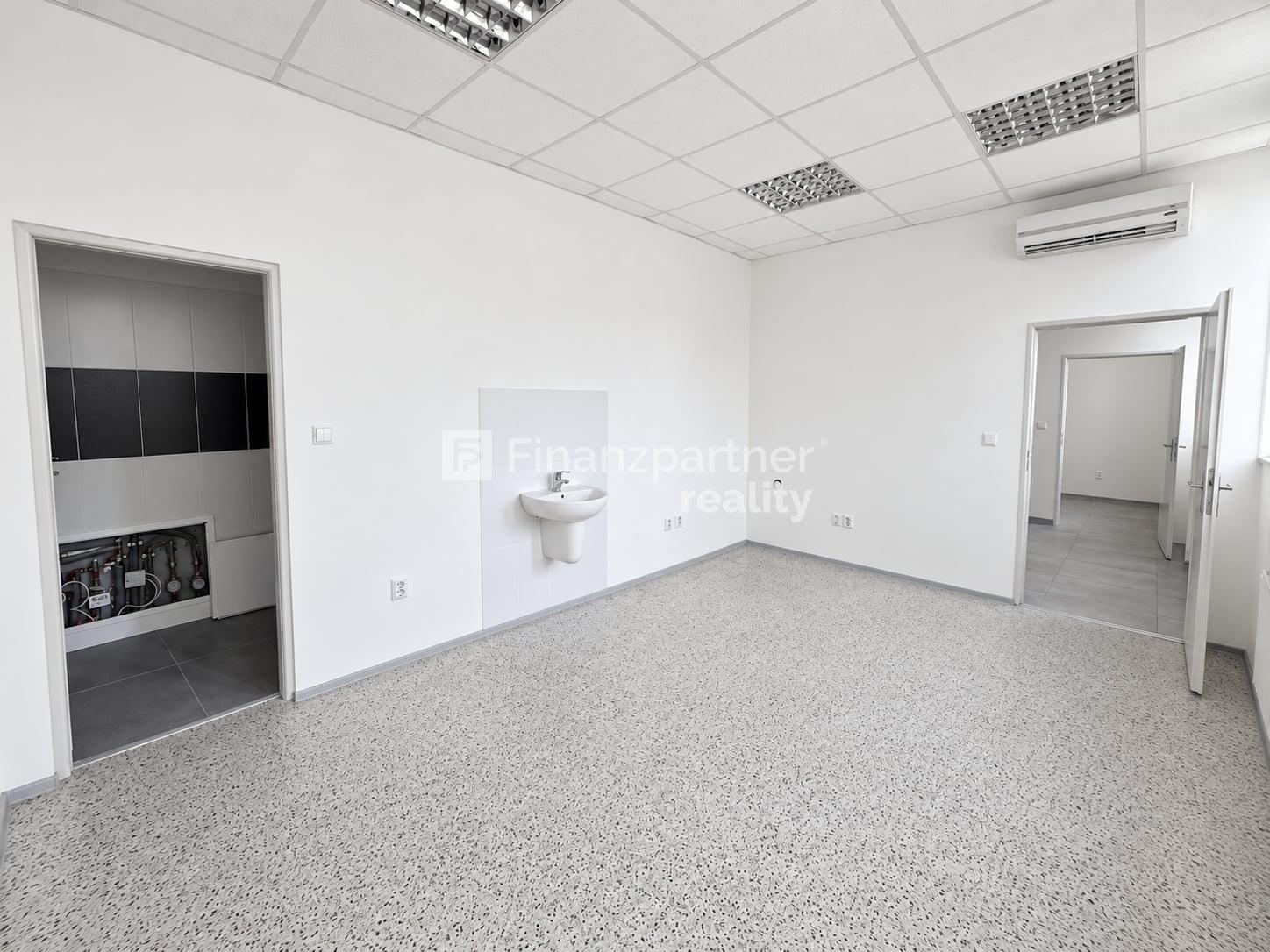 PRENÁJOM PRIESTORU V TOPOĽNÍKOCH – 43 m² – fotka 2
