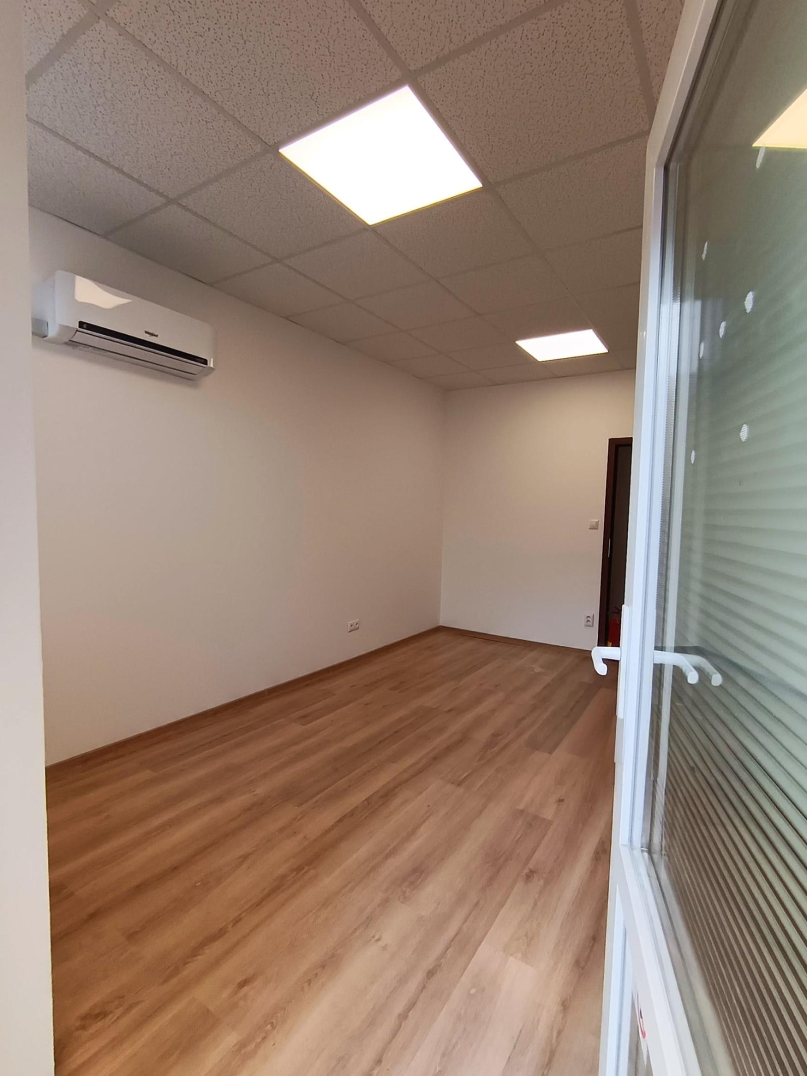 Prenájom priestoru ( bonus sprcha ) v centre mesta Levice