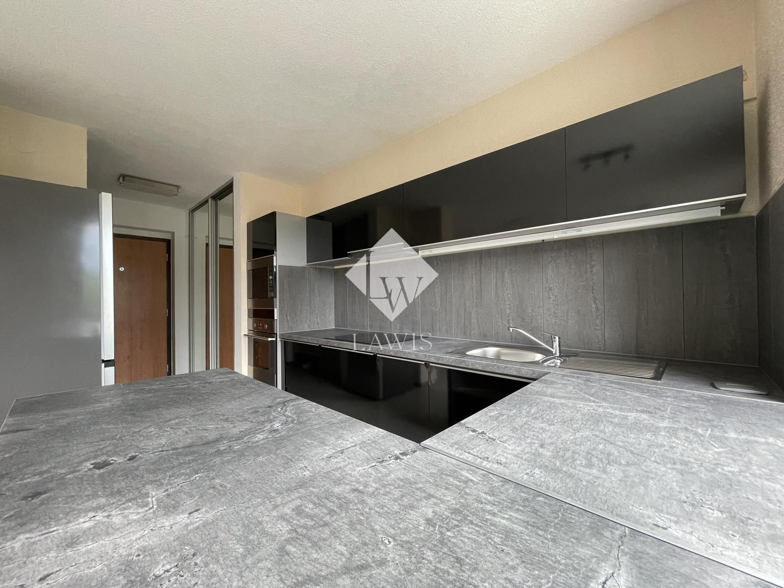 moderný 2i so súkromným parkovacím miestom a balkónom – fotka 2