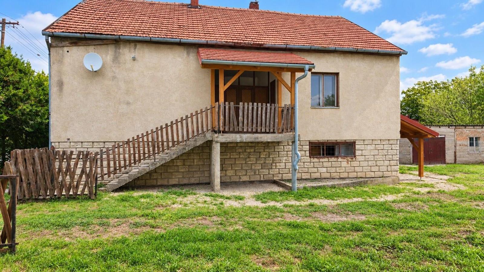 3-izbový rodinný dom | Pozemok 1 023 m² | Garáž | Dunakiliti pri Rajke – fotka 2