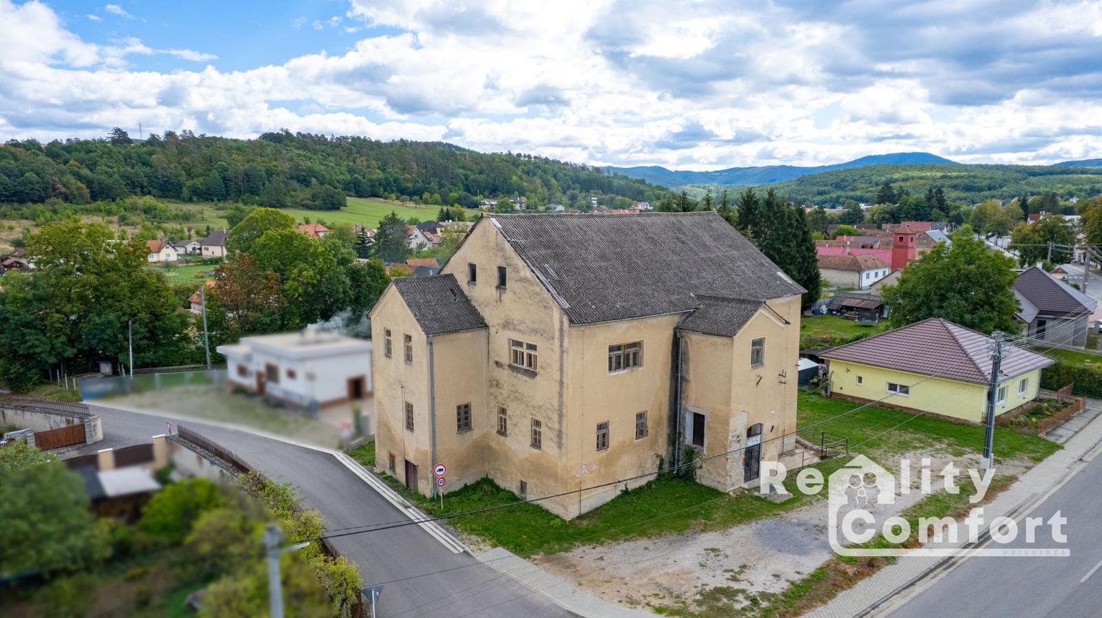 REALITY COMFORT - Unikátna historická stavba zo 14. storočia