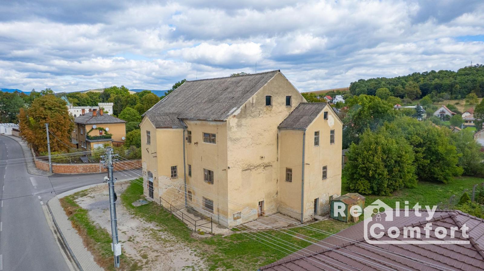 REALITY COMFORT - Unikátna historická stavba zo 14. storočia – fotka 2