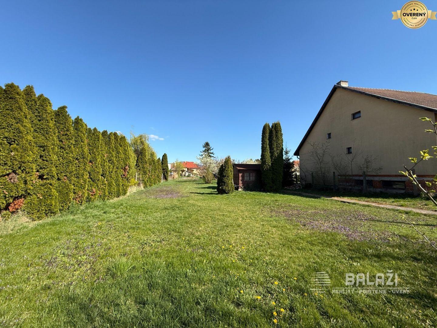 !! ZNÍŽENÁ CENA !! - NA PREDAJ - Pozemok 547 m2 - Dvorany nad Nitrou