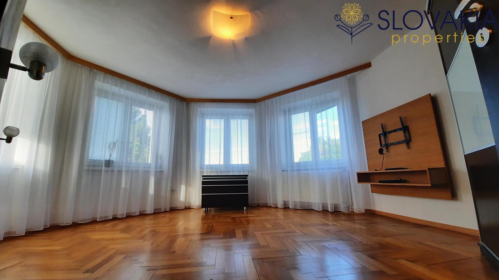 Na predaj 3 izbový, mezonetový byt, centrum Poprad – fotka 2