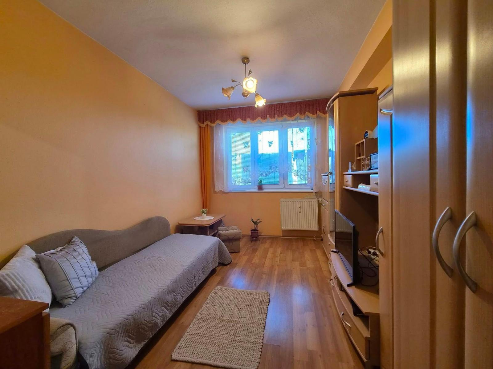 Na predaj zariadený 1-izbový byt s balkónom v Dubnici nad Váhom – fotka 2