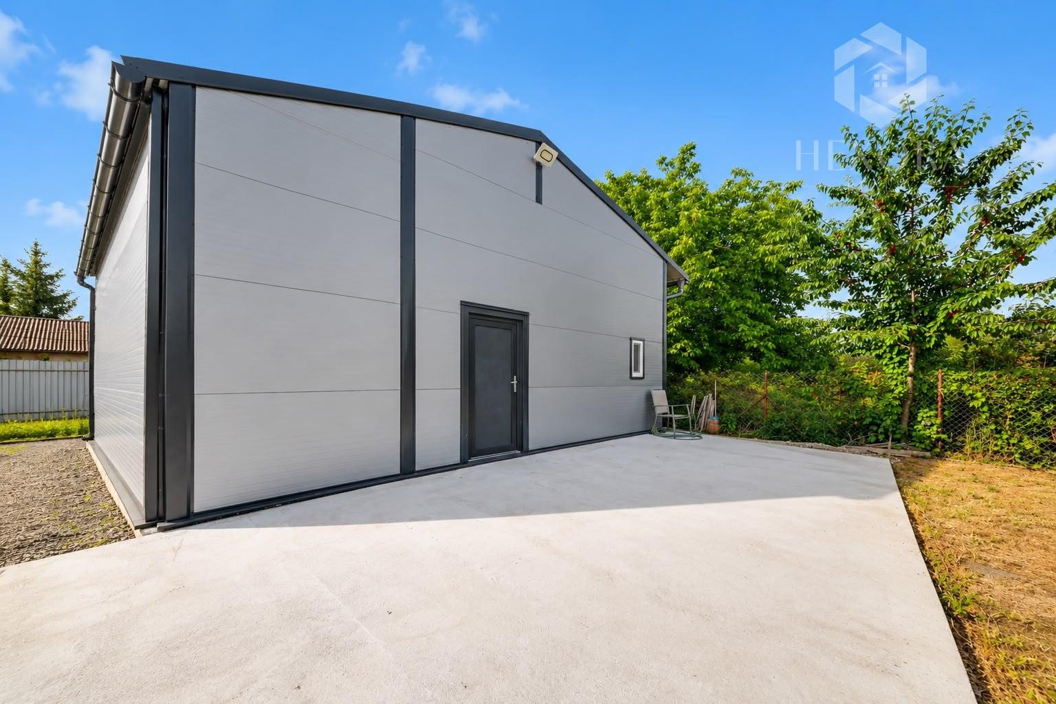 Na predaj nová hala s pozemkom 1 100 m² v obci Baka – fotka 2