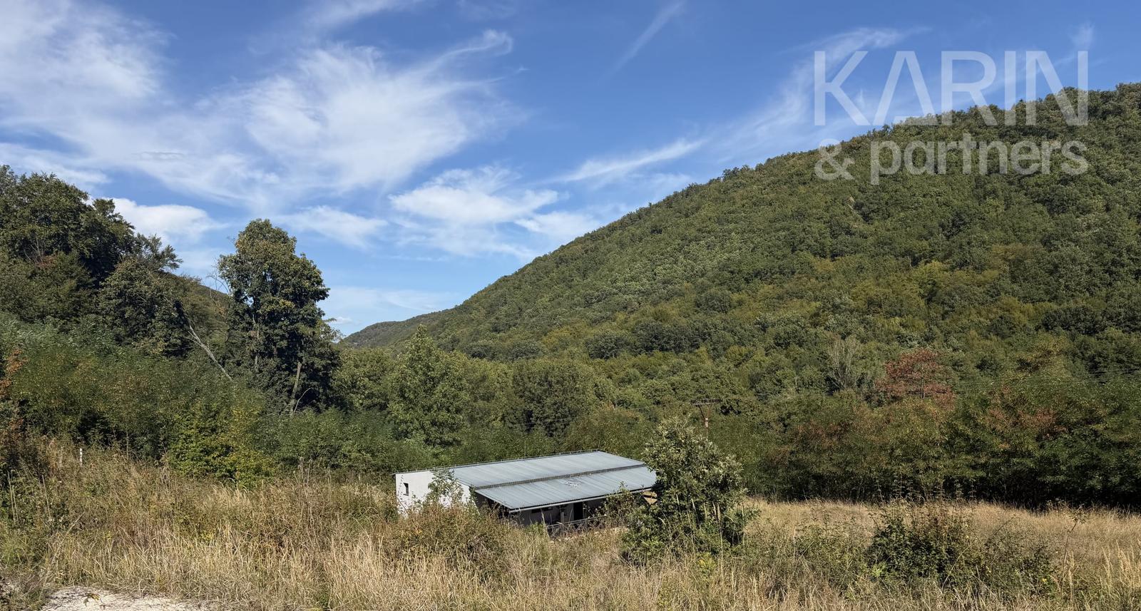 EXKLUZÍVNA FARMA NA SAMOTE – 33 000 m², NOVOSTAVBA DOMU, ABSOLÚTNE SÚKROMIE | HORNÉ PLACHTINCE | OKRES VEĽKÝ KRTÍŠ