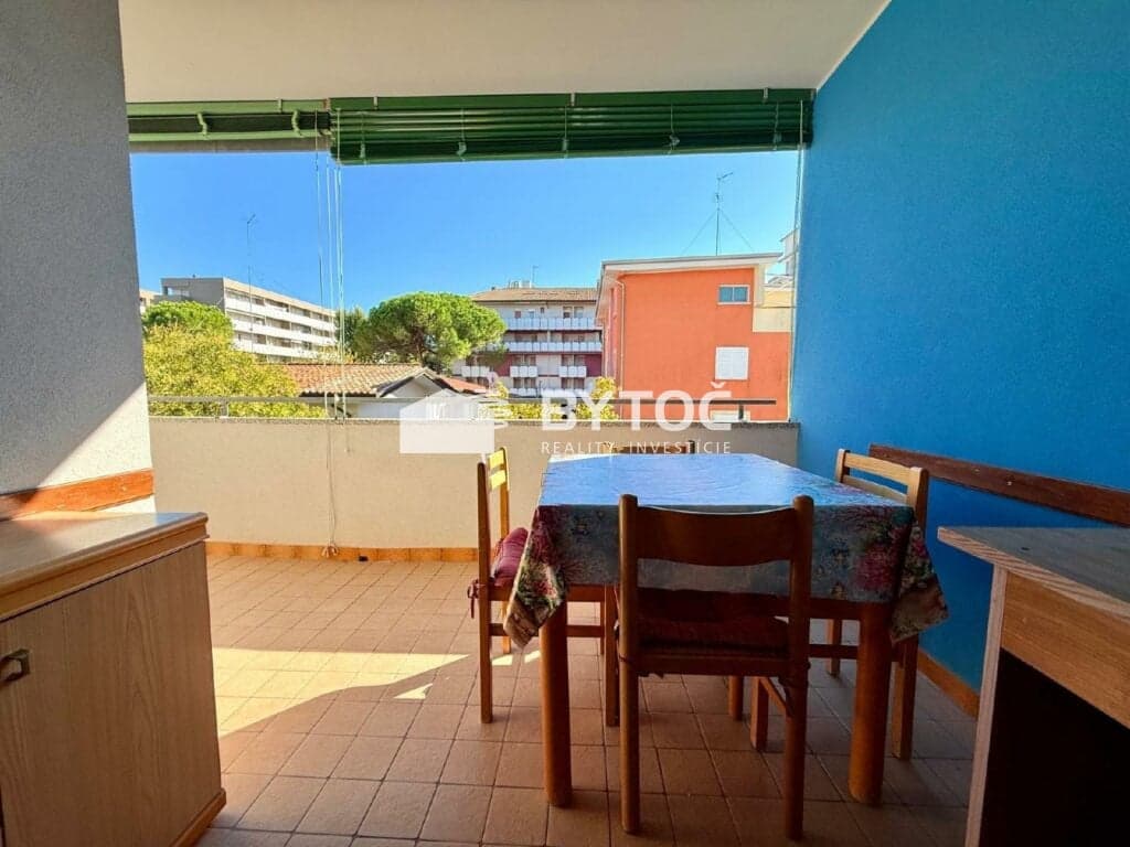 BYTOČ RK - Pekný 2-izb. apartmán s terasou a parkovaním 300m od pláže v Taliansku - Bibione