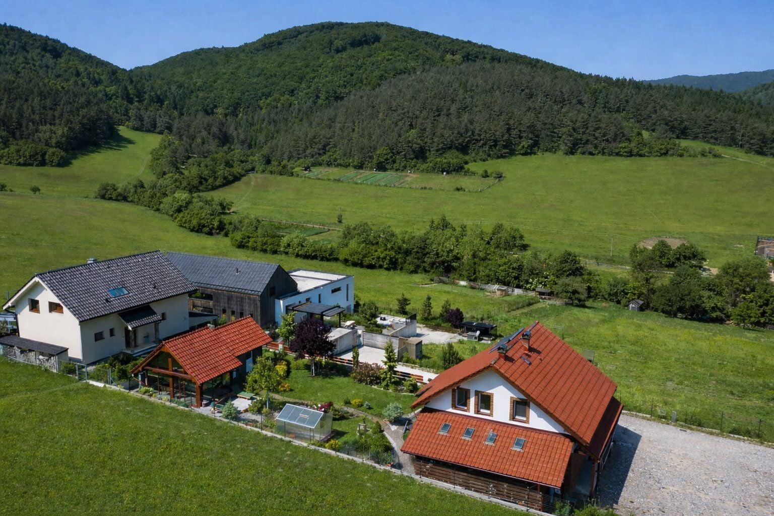 TARGETreal | Moderne zariadený rodinný dom pri Žiline | slnečný pozemok 831 m²