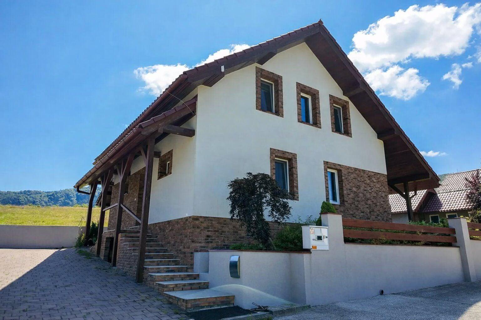 TARGETreal | Moderne zariadený rodinný dom pri Žiline | slnečný pozemok 831 m² – fotka 2