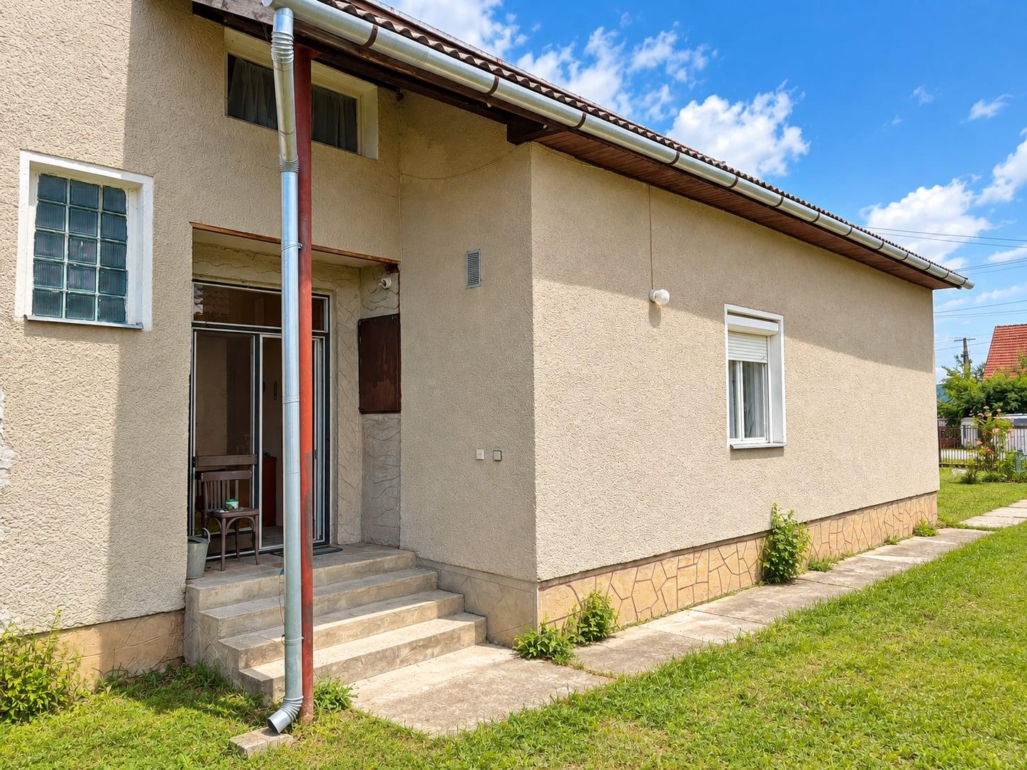 5-izbový rodinný dom s pozemkom 644 m2  Nitrianske Pravno – fotka 2