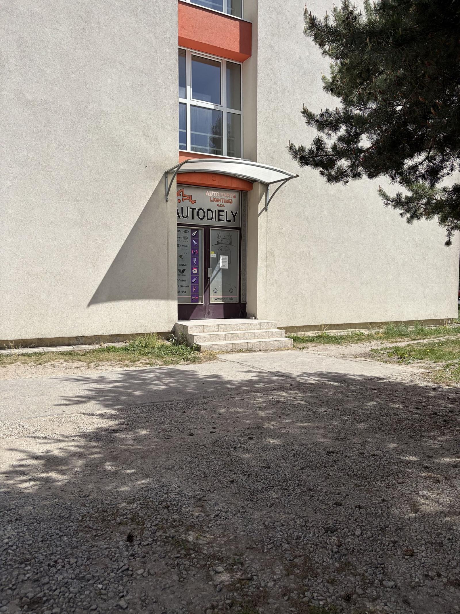 TARGETreal│Prenájom obchodného / podnikateľského priestoru – centrum mesta Martin – fotka 2