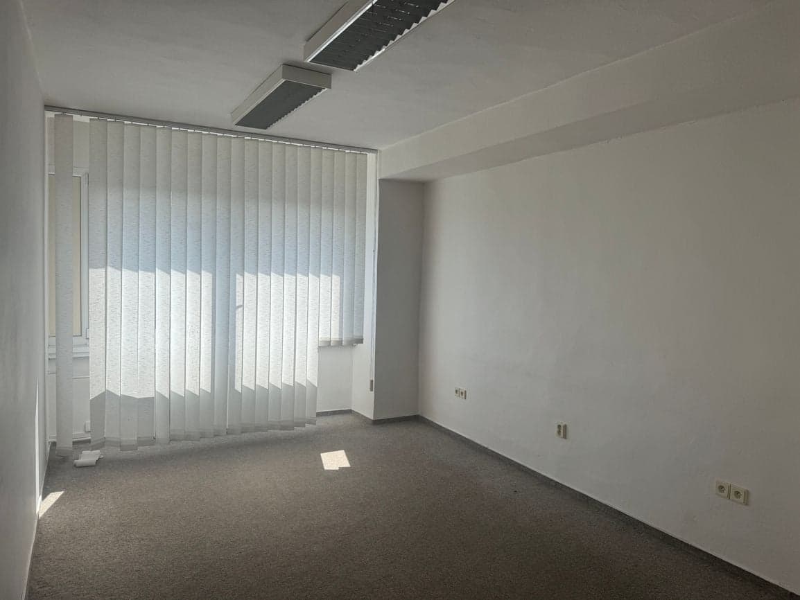 PRENÁJOM: Priestory na podnikanie alebo kancelárie, Martin - Centrum