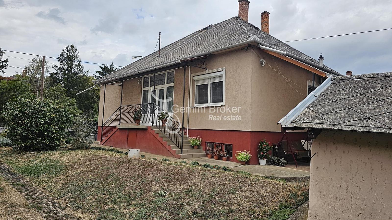Forro - 3 izbový RD, výborný stav, 0,5ha pozemok,  dva domy na pozemku – fotka 2