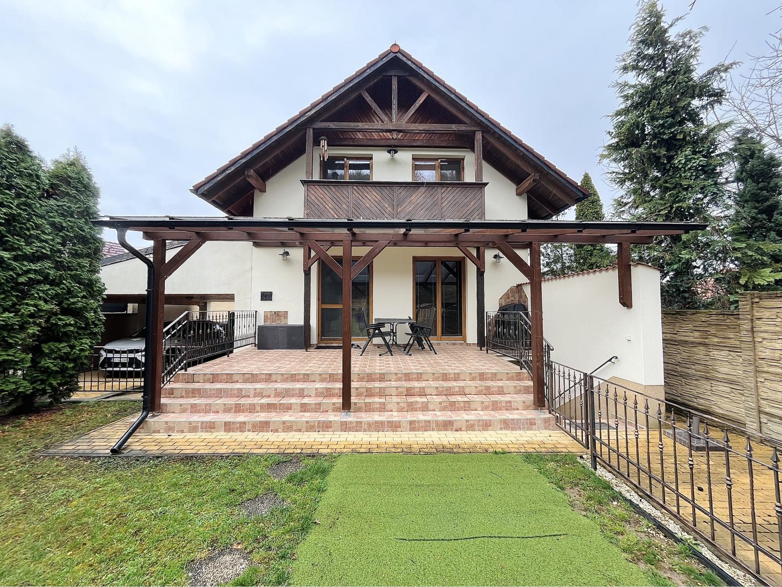 PREDAJ priestranný 4-izbový rodinný dom, Sokolovce – fotka 2