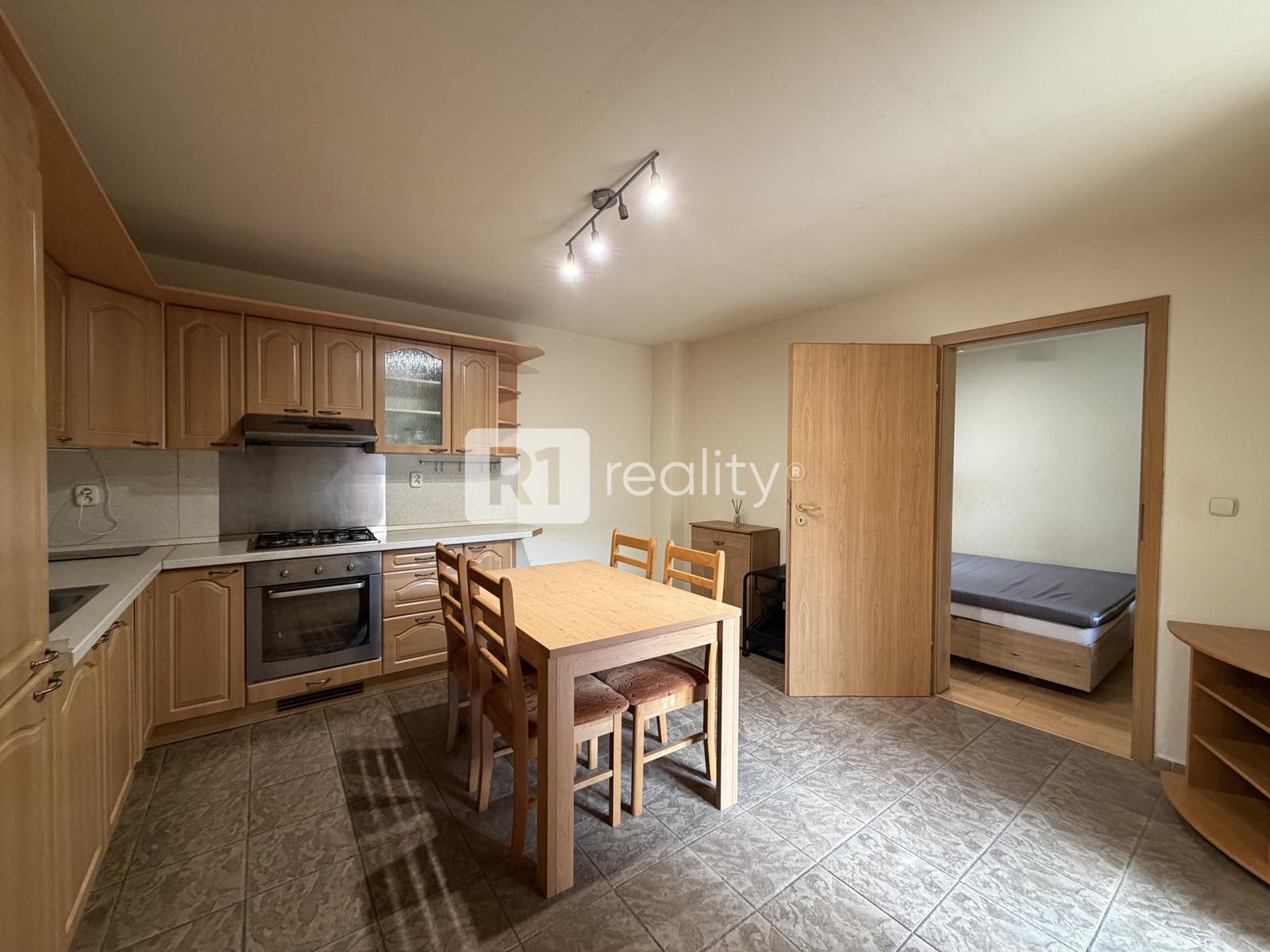 Na prenájom zariadený 1,5 izbový byt, 55 m2, Teplická ul. Piešťany